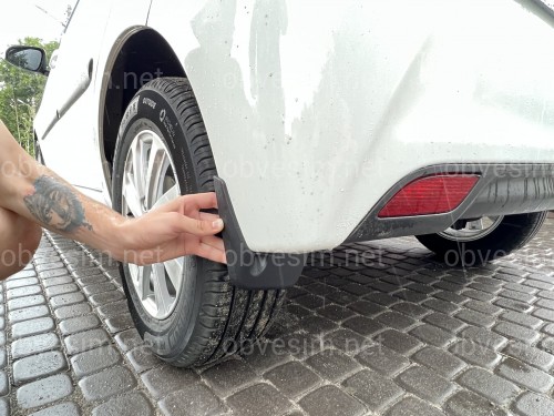 Брызговики Toyota Yaris 2011-2019 комплект 4 шт.