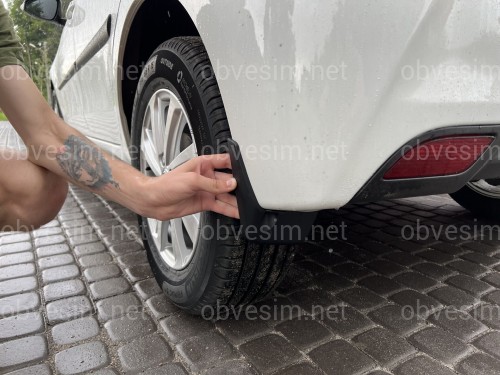 Брызговики Toyota Yaris 2011-2019 комплект 4 шт.
