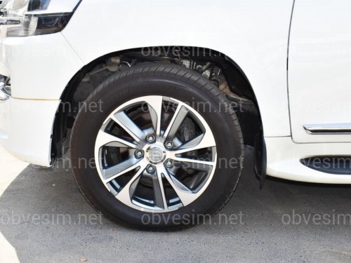 Брызговики передние для Lexus LX 570 2008-2015 / Toyota Land Cruiser 200 2007-2021 под подножки с подсветкой комплект 2шт