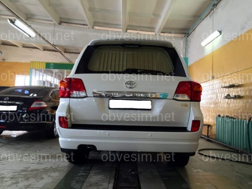 Задня спадниця бампера Modelista для Land Cruiser 200 2007-2015 ABS пластик Є ТРІЩІНА