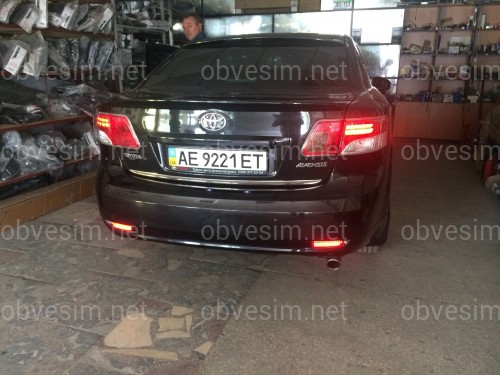 Габаритні вогні Toyota Avensis 2009-2012