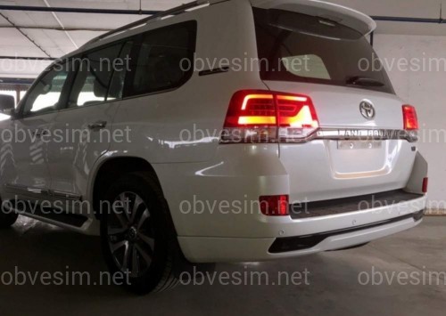 Обвіс спідниця заднього бампера Executive Toyota Land Cruiser 200 стиль 2016 колір чорний