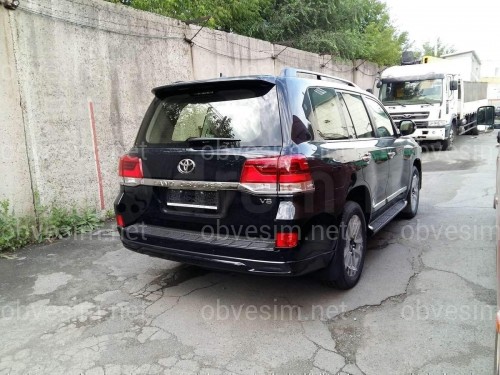 Спойлер козирок Toyota Land Cruiser 200 2016+ ABS пластик у чорному кольорі