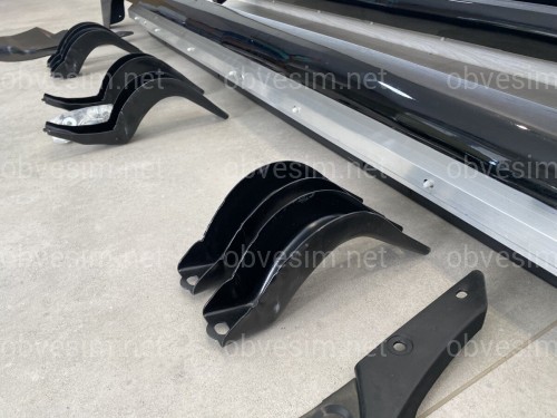 Бічні пороги Lexus GX 460 / Toyota Land Cruiser Prado 150 2009-2021 у чорному кольорі