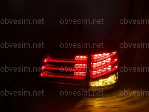 Задні ліхтарі рестайлінг Lexus LX 570 2012-2015 червоно-білі (комплект 4шт.)