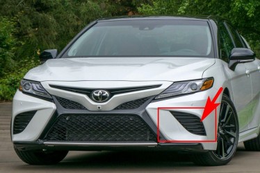 Заглушка в бампер ліва Toyota Camry SE / XSE 70 2018+ 