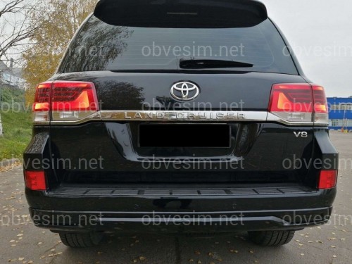 Обвіс спідниця заднього бампера Executive Toyota Land Cruiser 200 стиль 2016 колір чорний