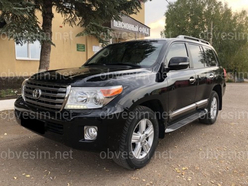 Пороги ОЕМ Toyota Land Cruiser 200 2007-2021 / Lexus LX 570 2007-2015 з підсвічуванням в стилі Lexus (колір чорний)