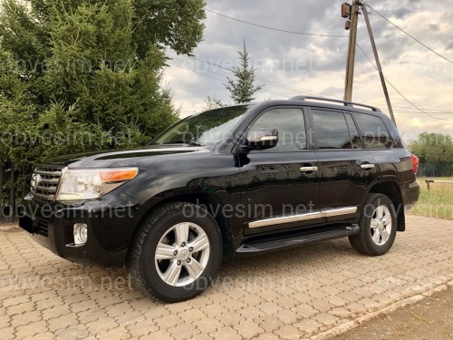 Пороги ОЕМ Toyota Land Cruiser 200 2007-2021 / Lexus LX 570 2007-2015 з підсвічуванням в стилі Lexus (колір чорний)