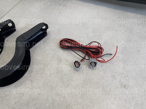 Пороги ОЕМ Toyota Land Cruiser 200 2007-2021 / Lexus LX 570 2007-2015 з підсвічуванням в стилі Lexus (колір чорний)
