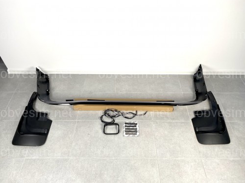 Обвіс спідниця заднього бампера Executive Toyota Land Cruiser 200 стиль 2016 колір чорний з сірим