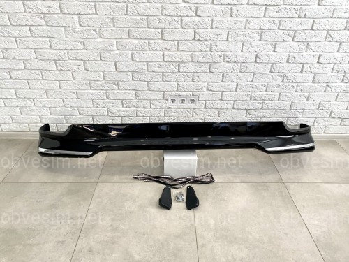 Спідниця переднього бампера Toyota Land Cruiser 200 2012-2015 у чорному кольорі