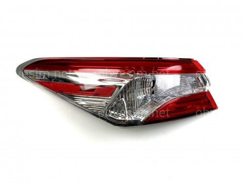 Задній ліхтар зовнішній лівий Toyota Camry 70 USA LE SE 2017-2020 1шт.
