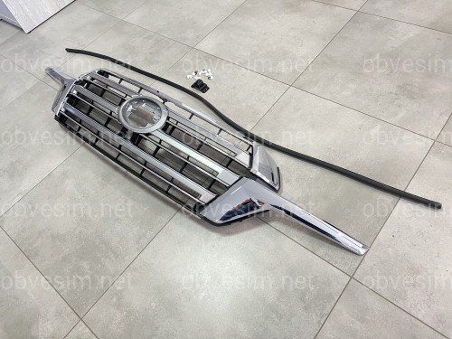 Решітка радіатора з віями Toyota Land Cruiser 200 2016+ СІРА