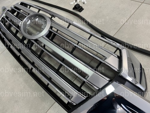 Решітка радіатора з віями Toyota Land Cruiser 200 2016+ СІРА