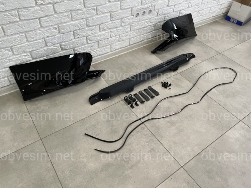 Спідниця заднього бампера TRD Toyota Land Cruiser Prado 150 2017-2022 колір чорний (бічні кути + центр вставка) 3 частини