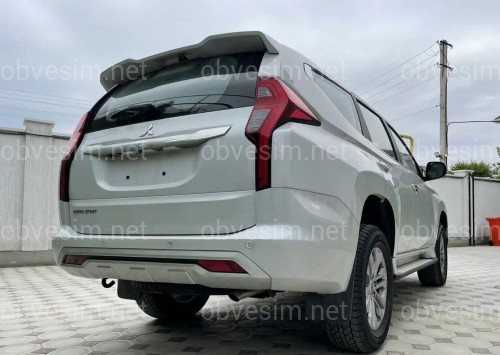 Спойлер козирок Mitsubishi Pajero Sport рестайлінг 2020+ ABS пластик під фарбування