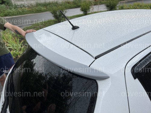 Спойлер козирок на кришку багажника Toyota Yaris 2011-2015 ABS пластик під фарбування
