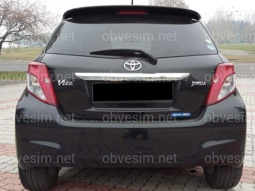Спойлер козирок на кришку багажника Toyota Yaris 2011-2015 ABS пластик під фарбування