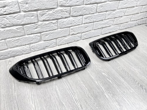 Решітка радіатора ніздрі стиль M5 BMW series G30 / G31 2017-2020 чорний глянець 2шт.