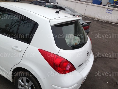 Спойлер козирок Nissan Tiida 2006-2013 ABS пластик під фарбування