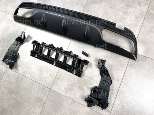 Накладка заднього бампера чорна з хромом AMG C63 (дифузор) Mercedes C-Class W205 2015-2021