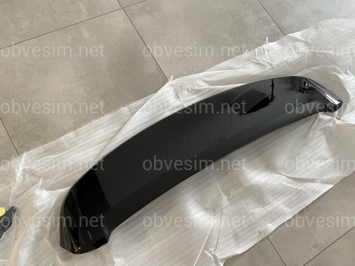 Спойлер козирок Toyota Land Cruiser 200 2007-2015  ABS пластик чорний колір