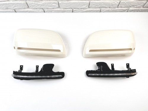 Кришки дзеркал з повторювачами поворотів Toyota LC 200 2007-2011 / Lexus LX 570 2007-2011 колір білий