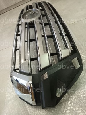 Б/У Оригінальна решітка радіатора Toyota Land Cruiser 200 16-22