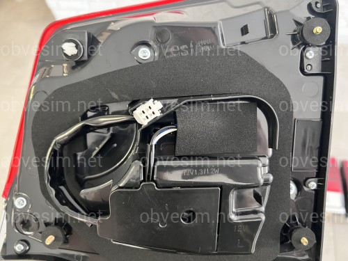 Задні ліхтарі OEM Toyota Land Cruiser 200 2016-2021