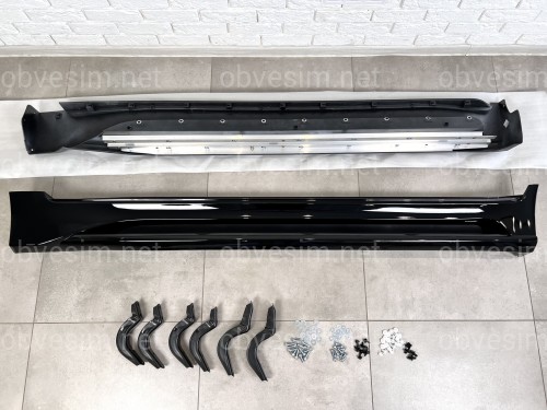 Пороги бічні Lexus LX 570 / Toyota Land Cruiser 200 2007-2021 у стилі LX 570 2016+ колір чорний