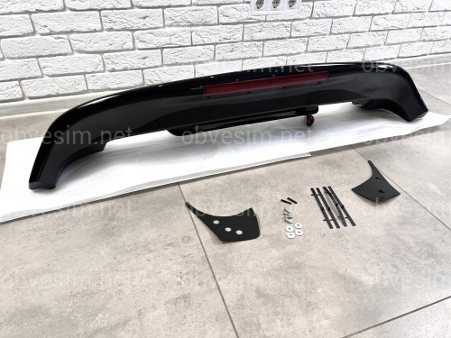 Спойлер козирок Toyota Land Cruiser 100 / Lexus LX 470 1998-2007 ABS пластик колір чорний, модель Maxi