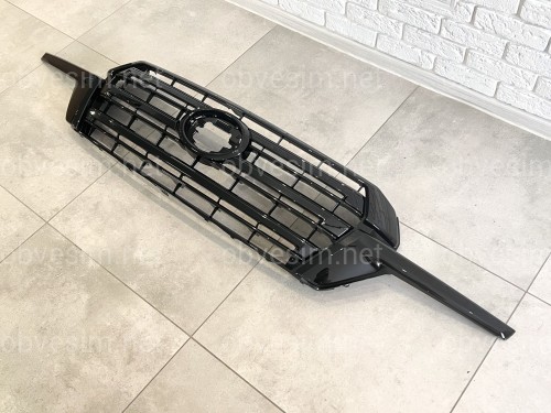 Решітка радіатора з віями BLACK Toyota Land Cruiser 200 2015-2022