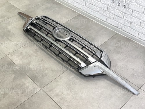 Решітка радіатора Toyota Land Cruiser 200 2015-2021 СЕРАЯ