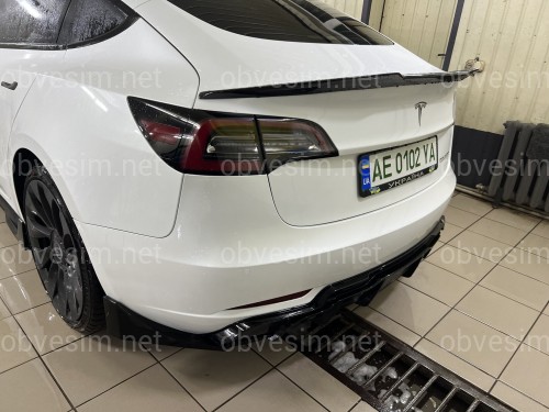 Спойлер лип багажника Tesla model 3 2017- ABS пластик, колір чорний глянець