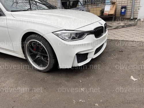 Передній бампер M3 стиль BMW 3 Series F30 F31 2012-2018 (під омивачі / з отворами під парктроніки)