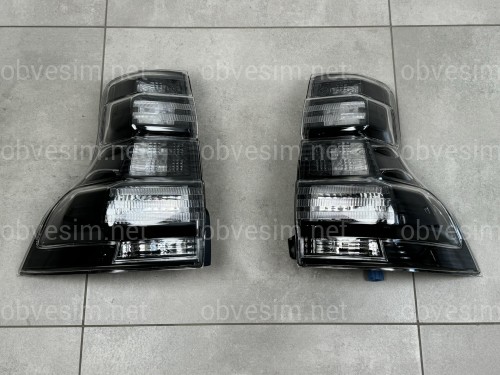 Задні димчасті ліхтарі Toyota Land Cruiser Prado 150 2009-2017