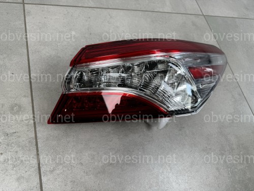 Задній ліхтар зовнішній правий FULL LED Toyota Camry 70 USA XLE XSE 2017-2020 1шт.