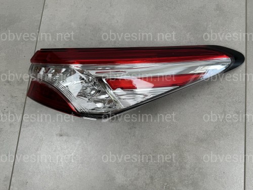 Задній ліхтар зовнішній правий FULL LED Toyota Camry 70 USA XLE XSE 2017-2020 1шт.