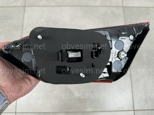 Задній ліхтар лівий внутрішній FULL LED Toyota Camry 70 ЄВРОПА ТА АМЕРИКА 2017-2020 1шт.