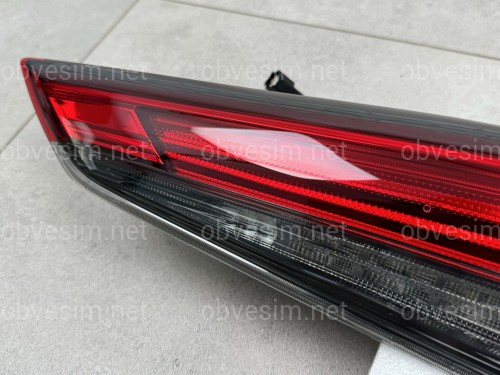 Задній ліхтар правий внутрішній Toyota Highlander 2020-