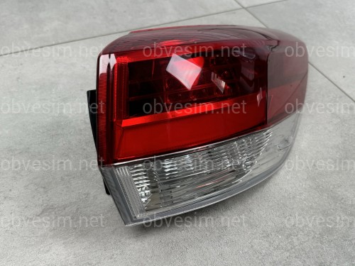 Задній ліхтар зовнішній правий Toyota Highlander 2017-2019