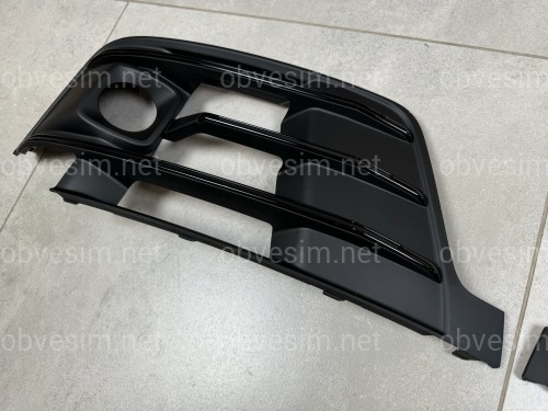 Решітки бамперу S-Line ПІД РАДАРИ Audi Q7 4M 2015-2019 чорні 2шт, ліва 4M0 807 681 / права 4M0 807 682