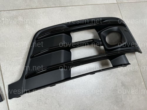 Решітки бамперу S-Line ПІД РАДАРИ Audi Q7 4M 2015-2019 чорні 2шт, ліва 4M0 807 681 / права 4M0 807 682