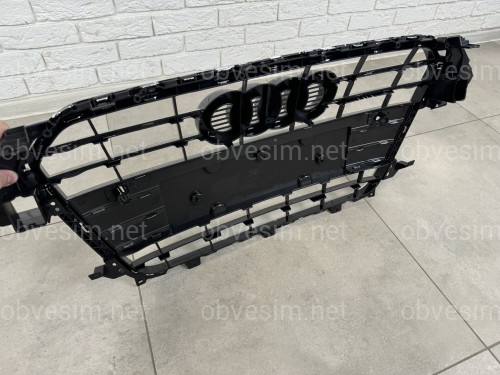 Решітка радіатора Audi A4 B8 2012-2015 чорна з хромом