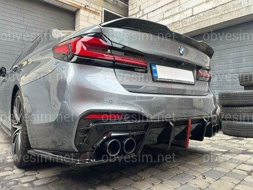 Дифузор заднього бампера + насадки вихлопу BMW 5 series G30 2017-2023 чорний глянець