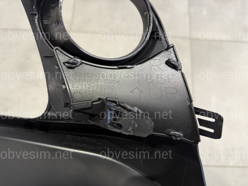 Накладка на противотуманну фару ПРАВА 5211276060 F-Sport Lexus CT 2014-2021