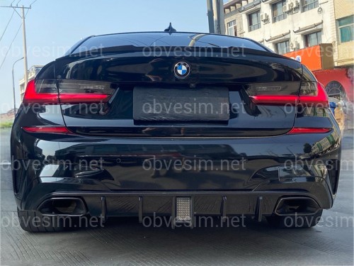 Дифузор накладка заднього бампера зі стопом BMW 3 series G20 2018-2022 колір чорний глянець