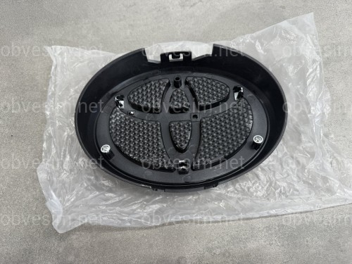 Емблема з подіумом Toyota Land Cruiser Prado 150 2013-2017