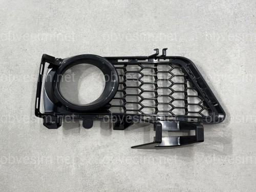 Накладка на протитуманну фару права M пакет 51118062632 BMW 3 series F30 F31 2012-2018